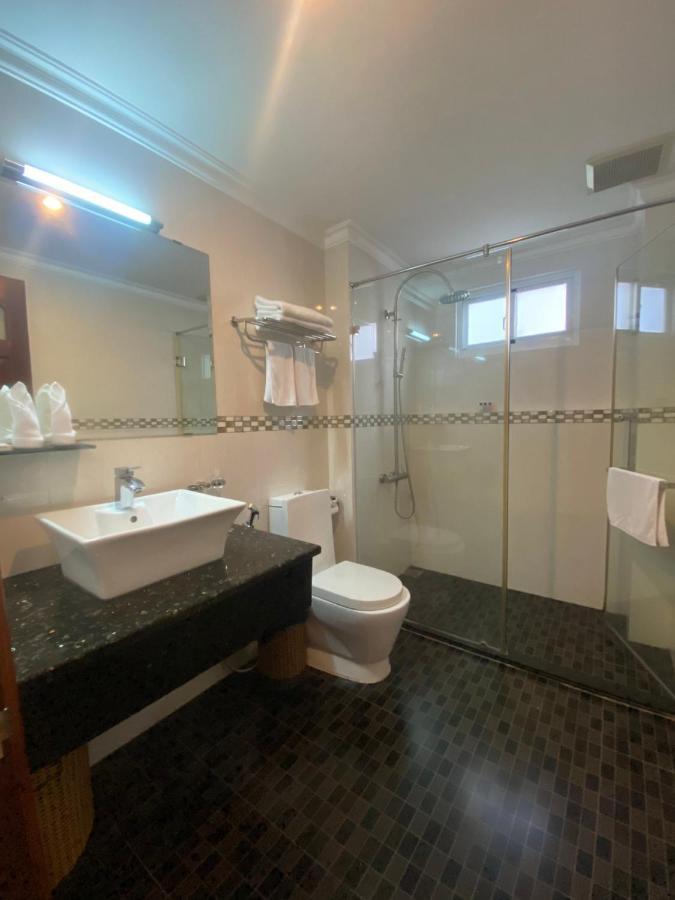 Opera Hotel Ho Chi Minh City Bagian luar foto