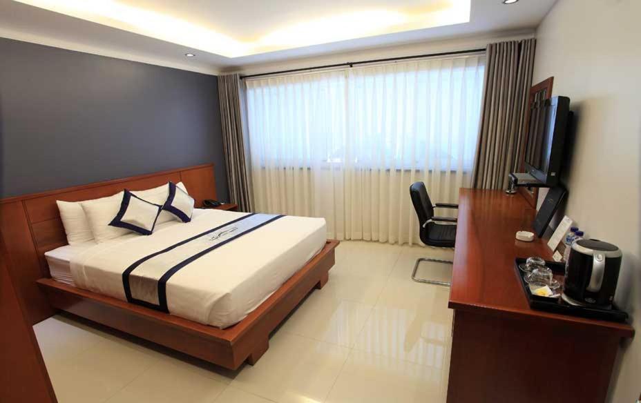 Opera Hotel Ho Chi Minh City Bagian luar foto